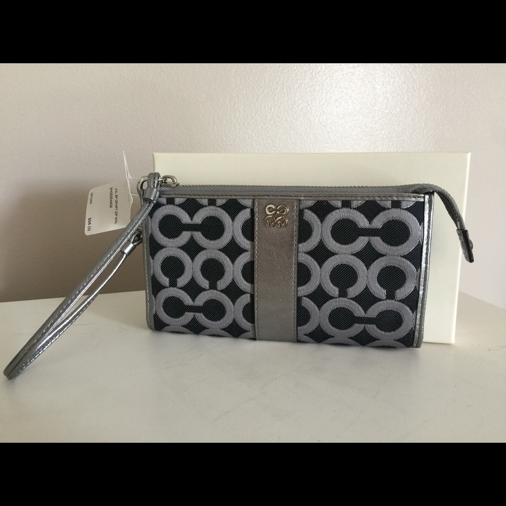 Coach zip wallet NWT